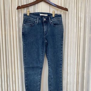 Levi’s 711 Skinny